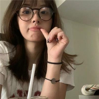 早餐时女歌迷快闪